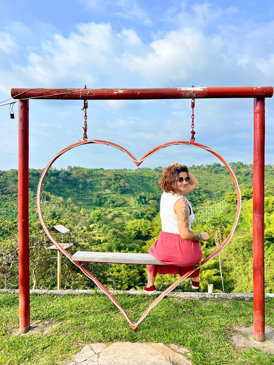 Cindy Potes rodeada de naturaleza en el Quindío